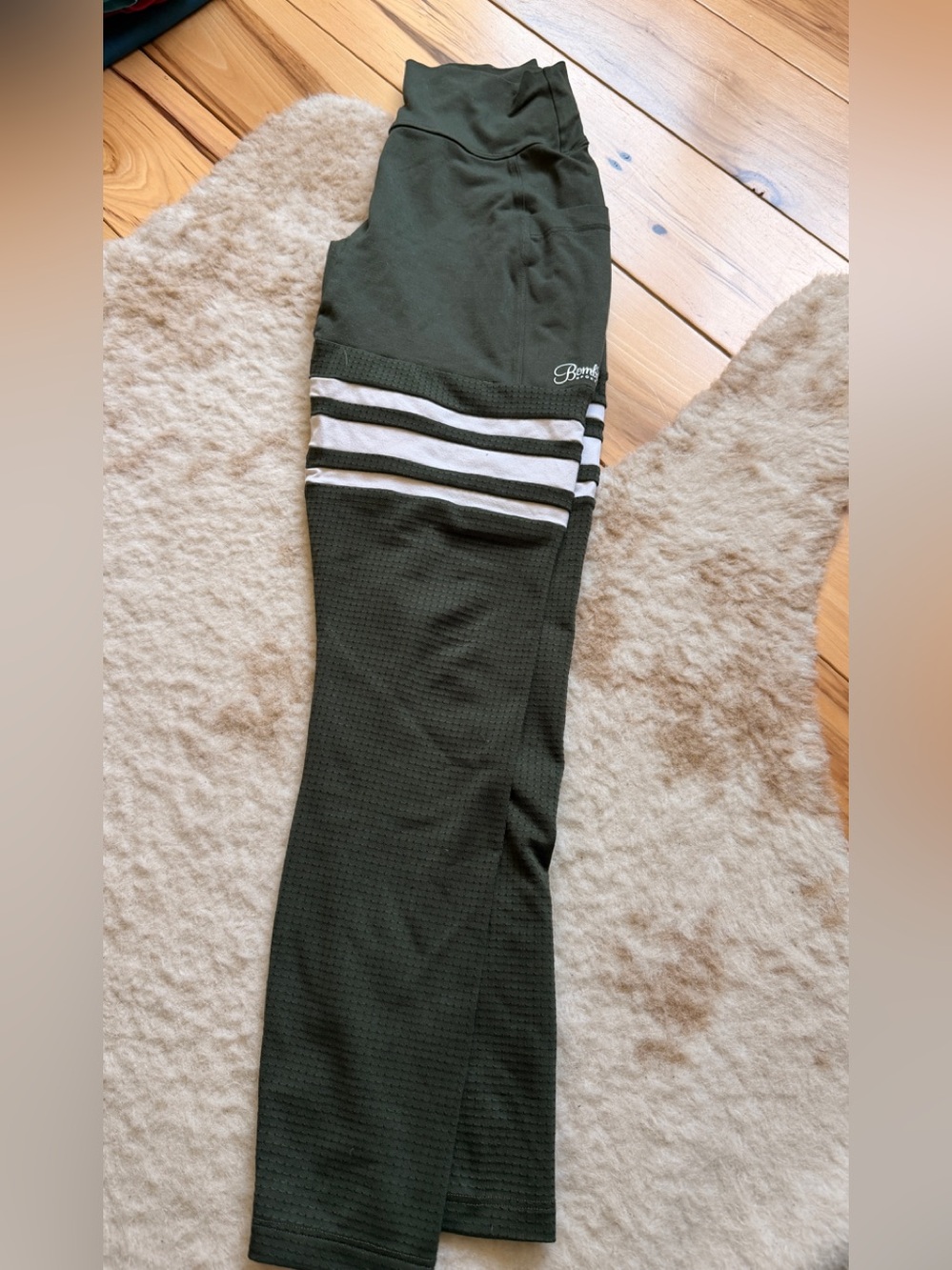 Bombshell green leggings small